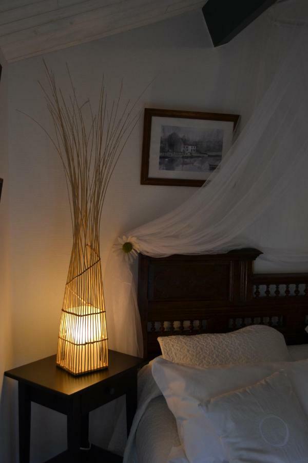 Bed and Breakfast Le Petit Massigny Les Velluire-sur-Vendee Exterior foto
